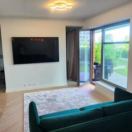 Cozy In The Center *